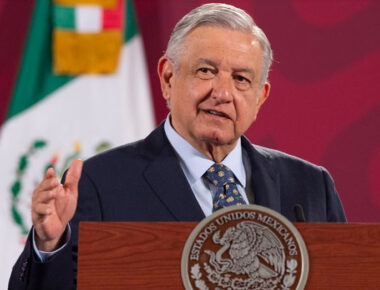 AMLO insiste en ya no quedarnos inmovilizados en nuestras casas