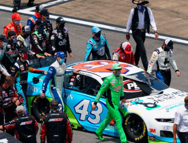 Amenazan a piloto de Nascar que promovió el retiro de símbolos racistas