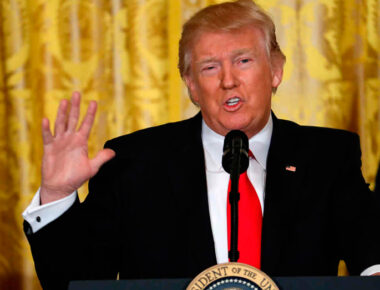 Irán emite orden de arresto contra Trump por muerte de Soleiman