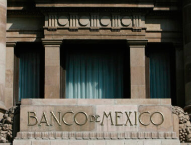 Banxico advierte que economía mexicana caerá más de 8% en 2020