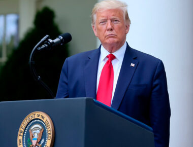 Gobierno de Trump incrementa presión para reapertura de escuelas