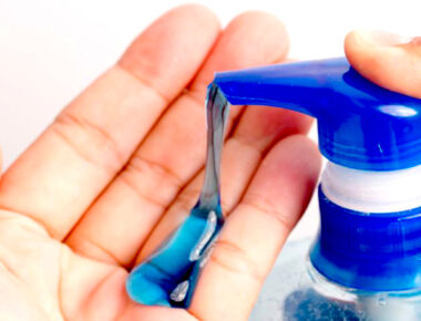 Alertan en Querétaro por venta de gel desinfectante que contiene metanol