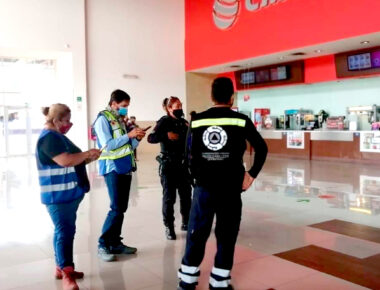 Autoridades estatales y municipales supervisan medidas anti Covid-19 en cines
