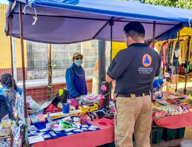 Tianguis nocturnos trabajan con horarios reducidos